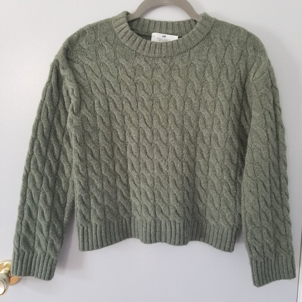 H&M cropped cable knit sweater 12/14 Junior